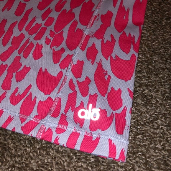 ALO Yoga Workout Ananda Long Top - Picture 4 of 6